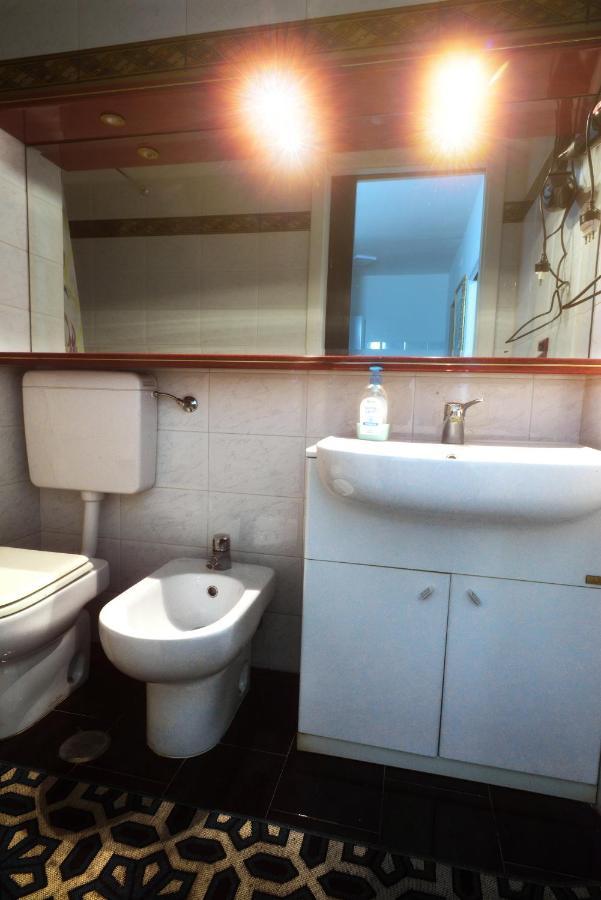 Oasi In Centro Apartment Bari Bagian luar foto