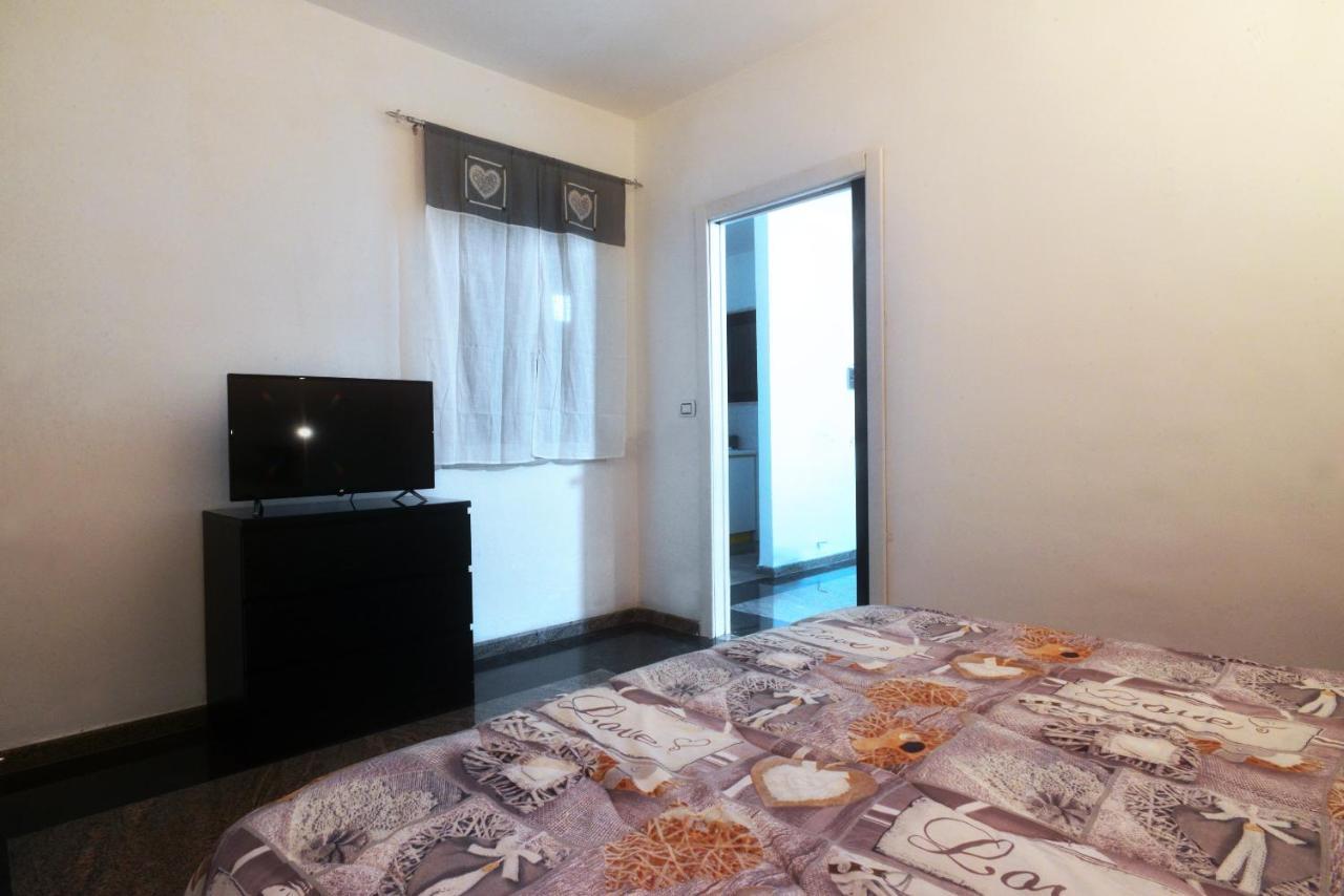 Oasi In Centro Apartment Bari Bagian luar foto